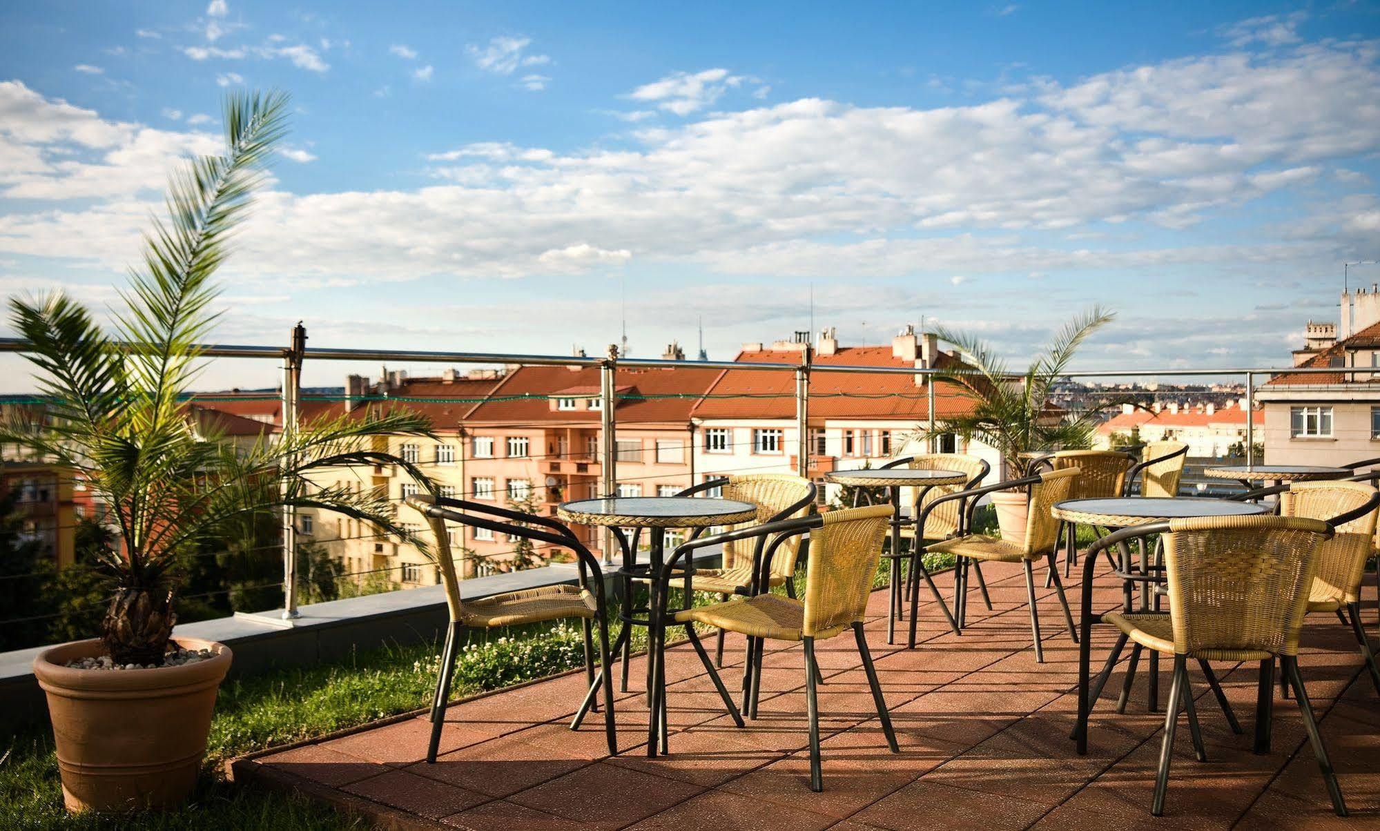 Hotel Oya Praga Exterior foto